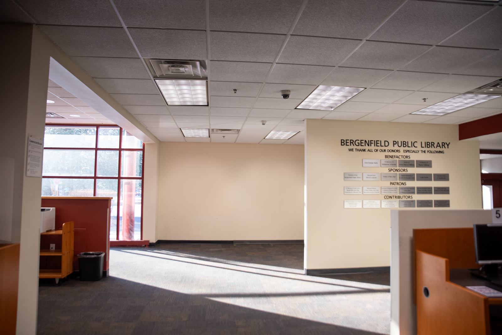 Image of empty Notary Services area